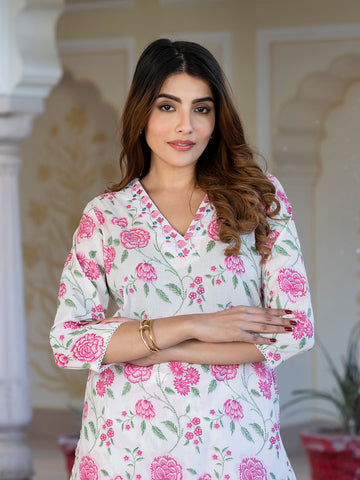 Orni Fashion Peach And White Floral print Straight Kurta set