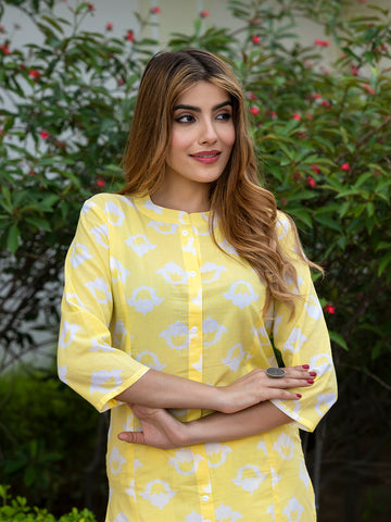 Orni Fashion Yellow Floral print ShoW BUTTON Straight Kurta Set