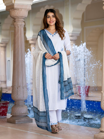 Orni Fashion White Solid Straight Kurta Bottom And Dupatta Set