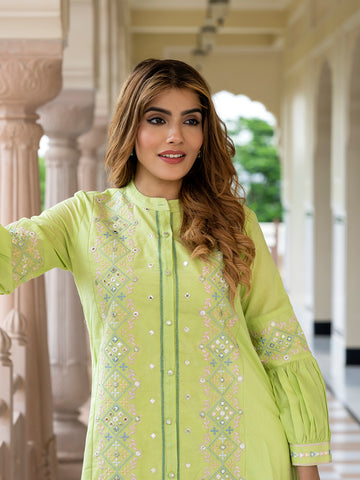 Orni Fashion Green Solid A-Line Kurta Set