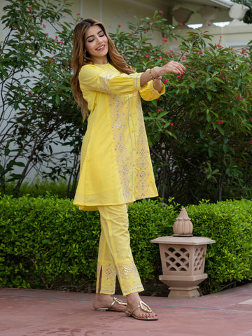 Orni Fashion Yellow Solid A-Line Kurta Set